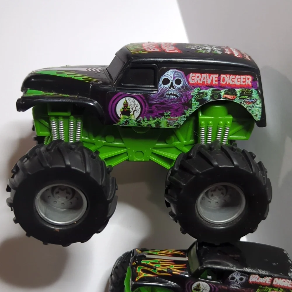 5 Grave Digger Monster Trucks Green Black Blue Silver Hot Wheels Push N Go